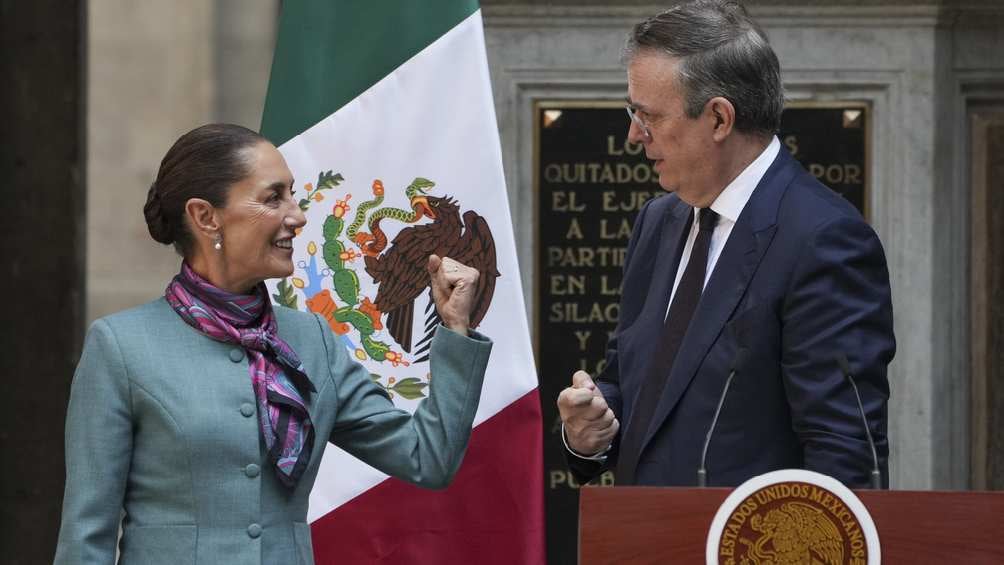 La Presidenta Sheinbaum junto a Marcelo Ebrard, titular de Economía, encabezaron la reunión. 