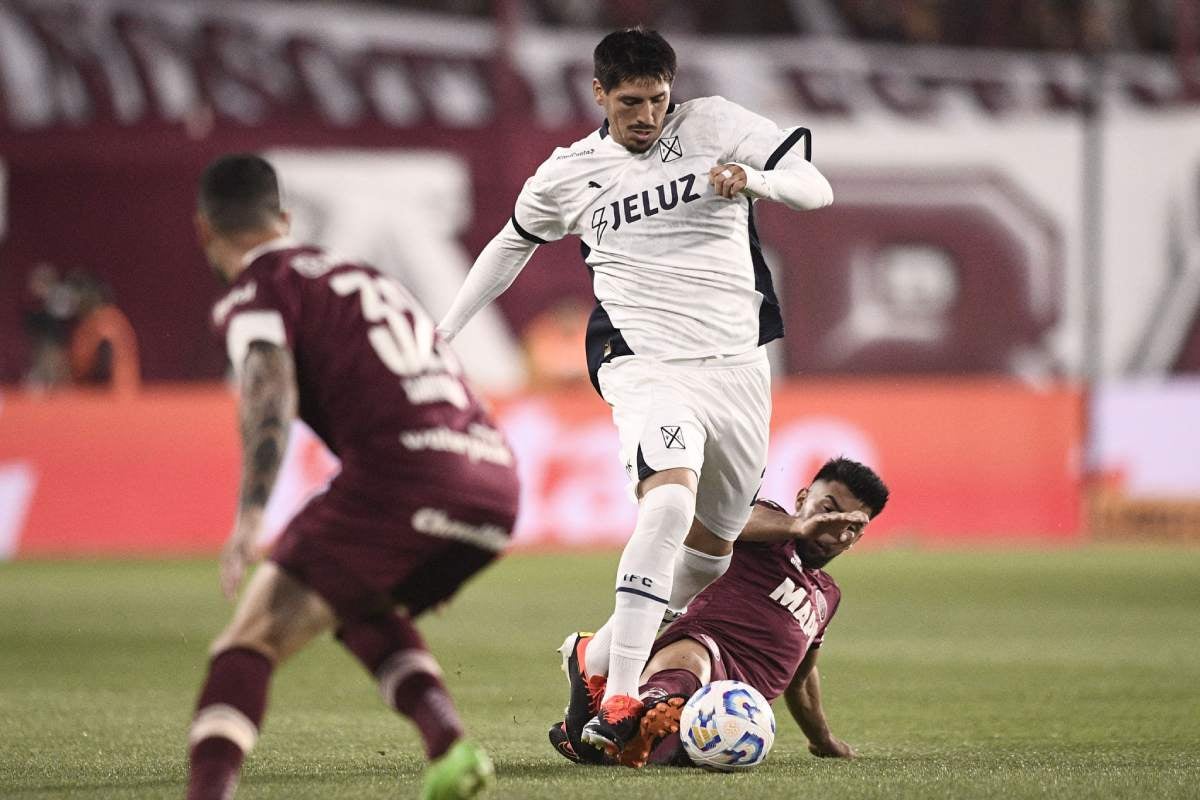 Lanús cayó en un partido que era clave 