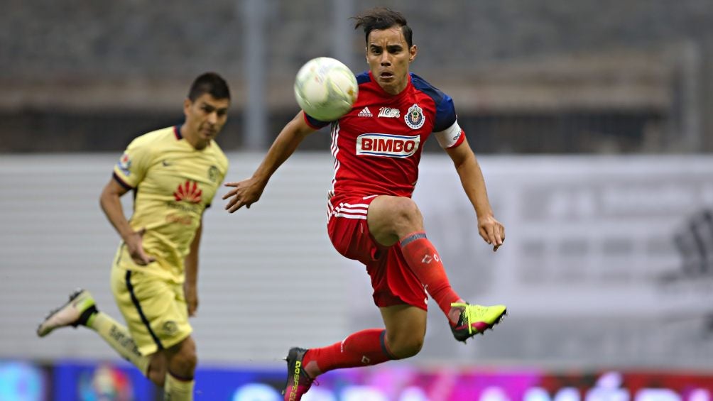 Omar Bravo con Chivas