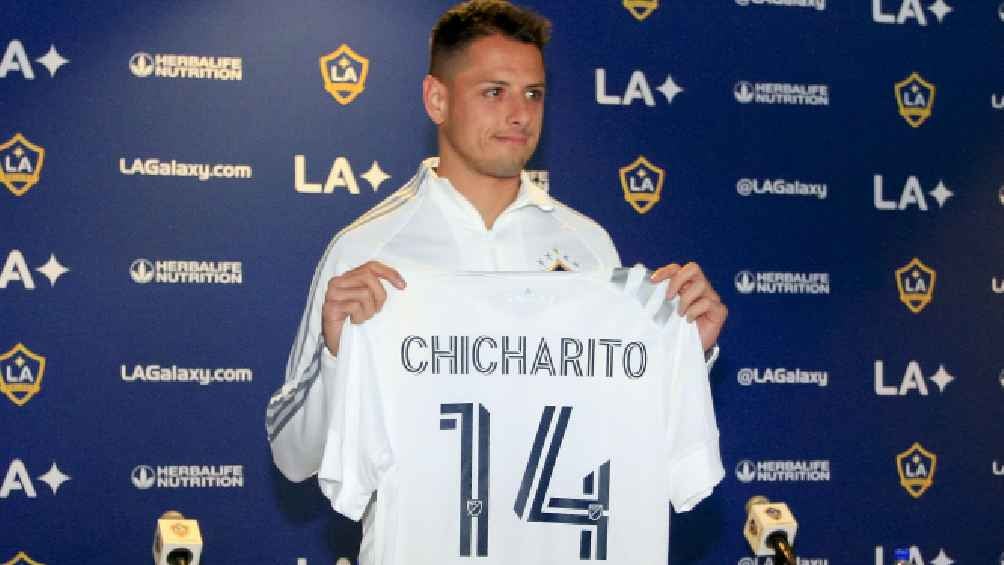 Apareció el jersey de Chicharito