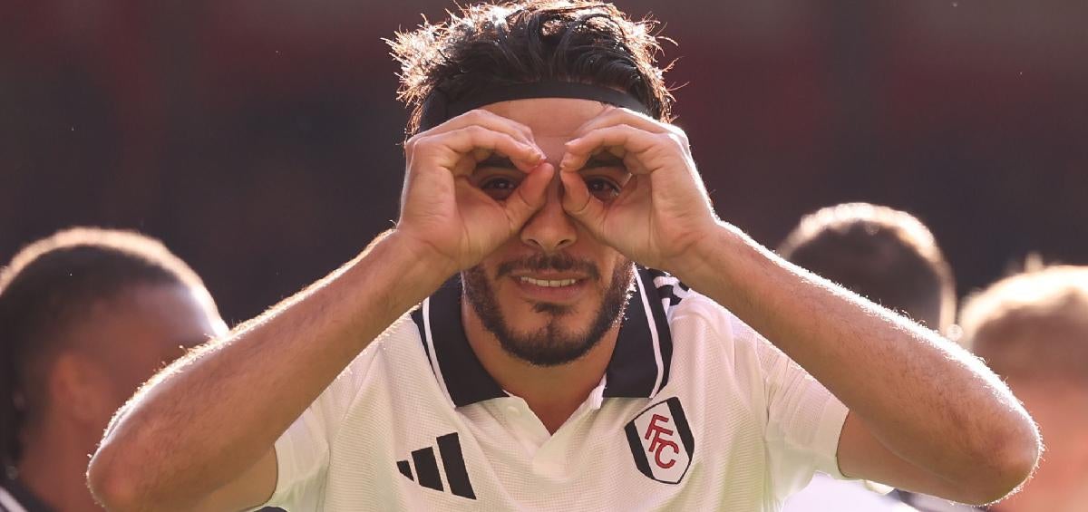 Raúl duranteuna celebración en Premier league tras gol 