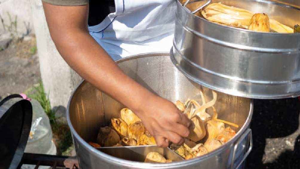 Adiós a los tamales y las garnachas en las escuelas. 