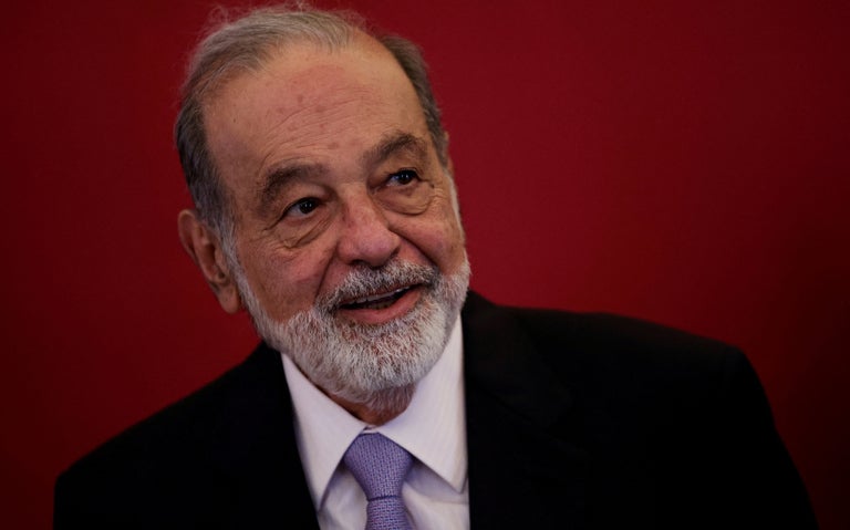 Carlos Slim ve fuerte a México en cuestión de economía e inversión.