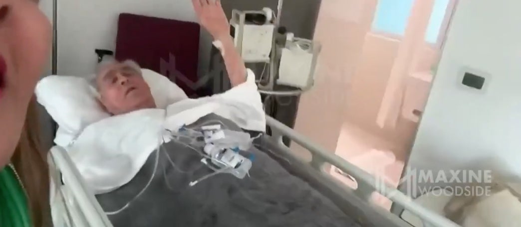 El actor se mostró de buen humor tras ser operado de la espalda.