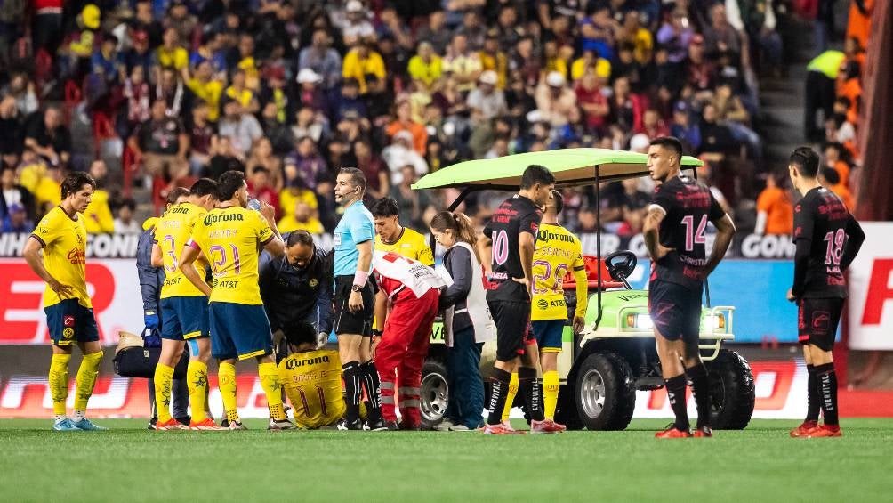 Víctor Dávila salió lesionado ante Xolos