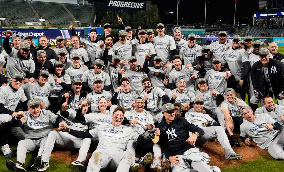 Los jugadores de los Yankees tras obtener el pase a la Serie Mundial