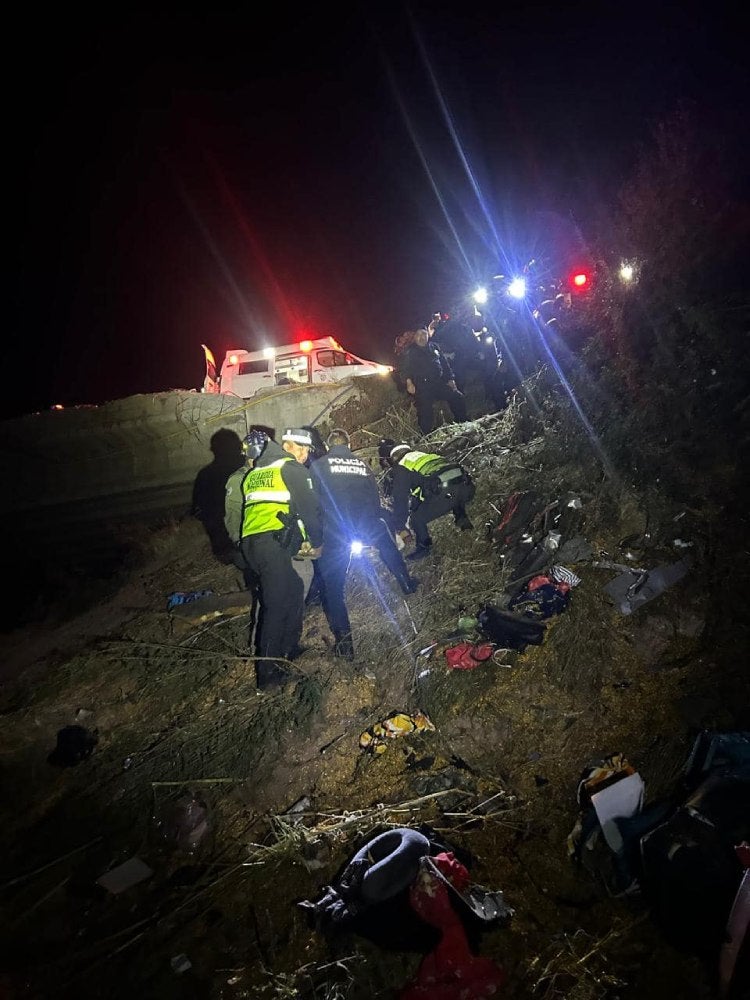 Los cuerpos de emergencia trabajaros desde la madrugada.