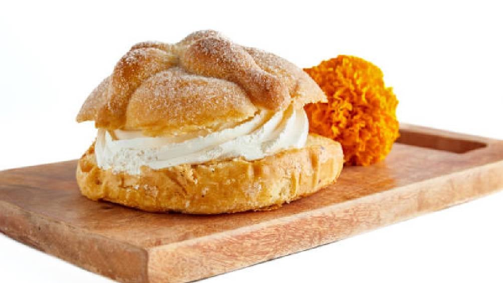 El pan de muerto se come principalmente los días 1 y 2 de noviembre. 