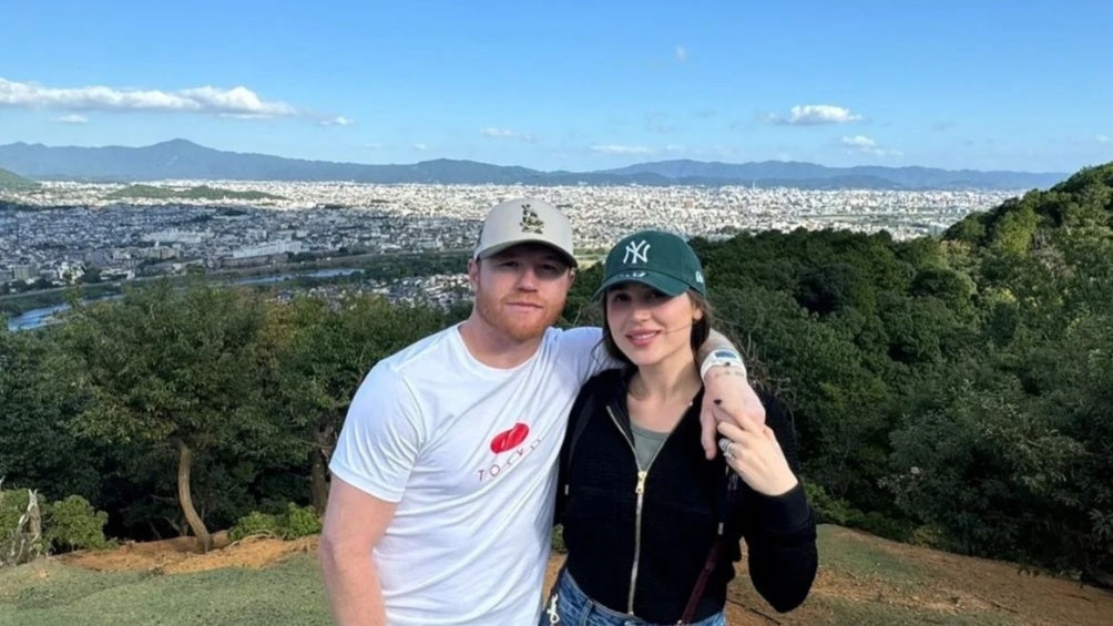 ¡Merecidas! Canelo presume vacaciones con su novia en Japón 