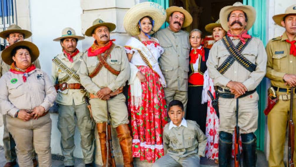 El lunes 18 de noviembre no habrá clases por el Día de la Revolución Mexicana. 