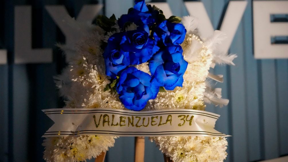 Homenajes a las afueras del Dodger Stadium