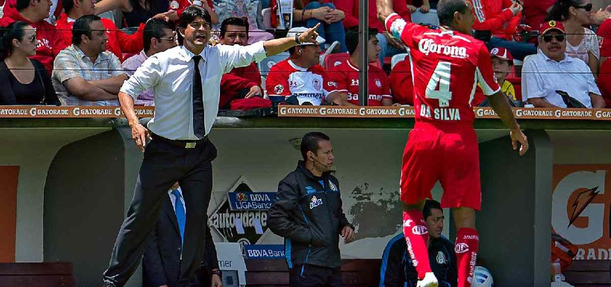 Cardozo en su etapa como técnico de Toluca 