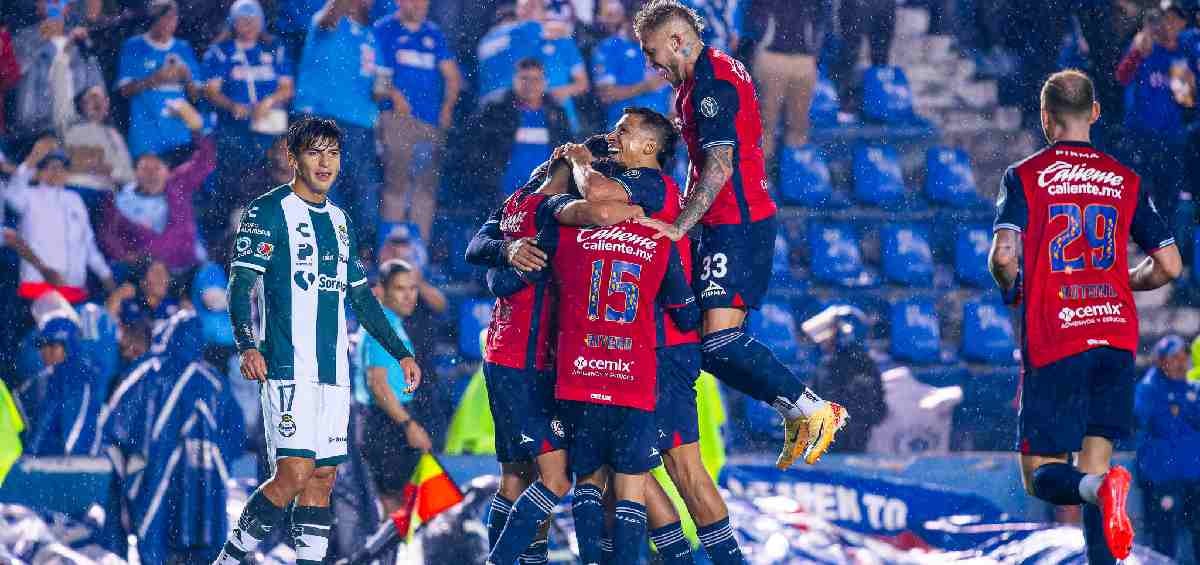 Cruz Azul se queda con triunfo