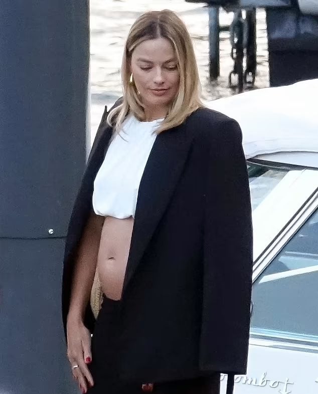 Margot Robbie fue vista en su "babymoon" con Tom en Italia