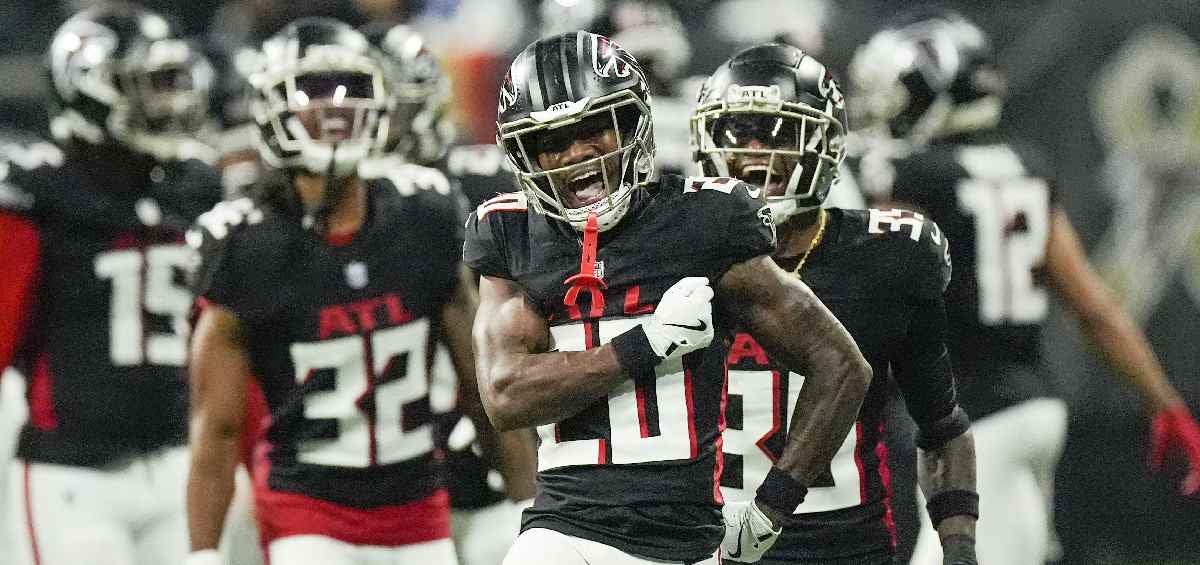 Falcons se quedan con la victoria 