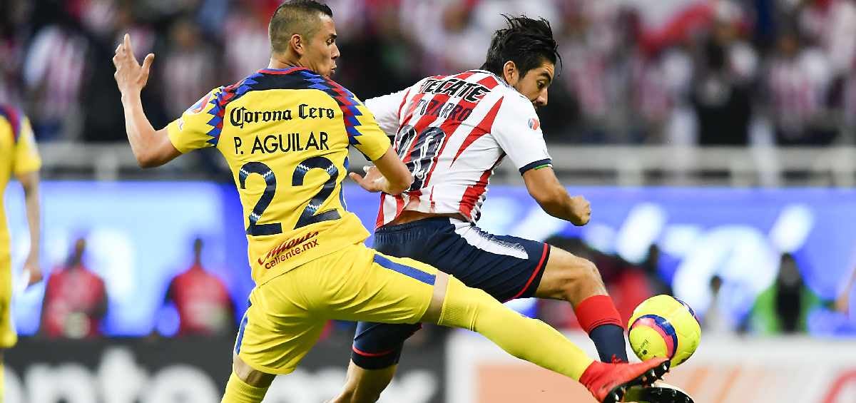 Pizarro en 2018 con Chivas