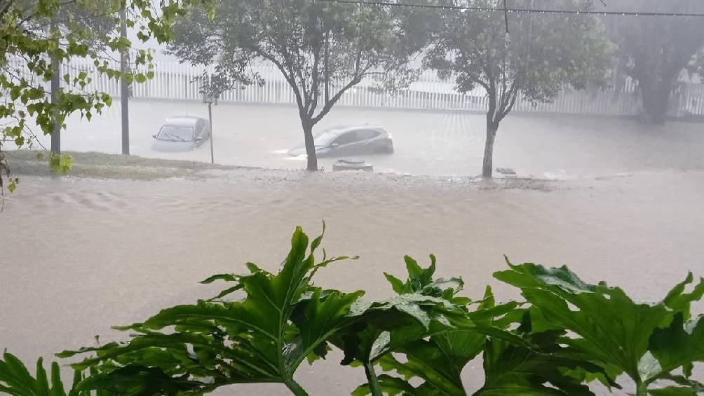 Fuertes lluvias han provocado inundaciones en Tlalnepantla, Tultitlán, Atizapán y Ecatepec