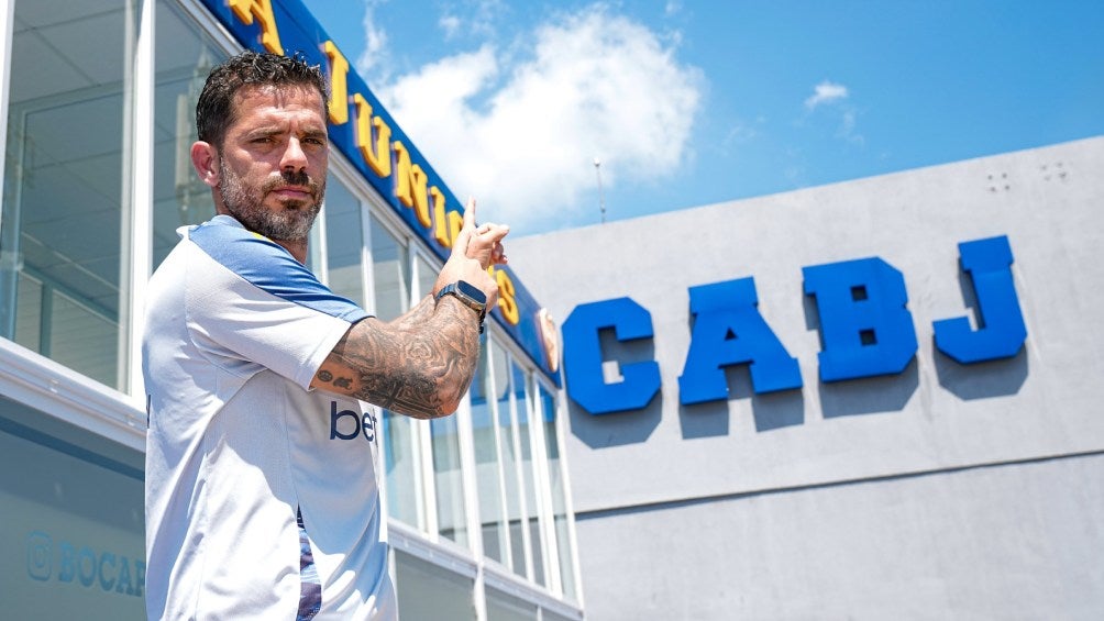 Fernando Gago dejo Chivas para dirigir Boca Juniors