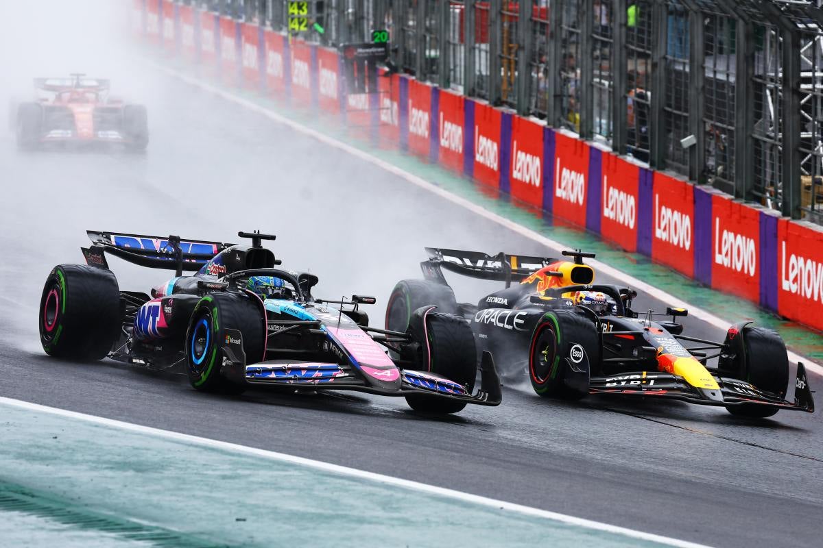 Verstappen superó a Ocon tras un safety car