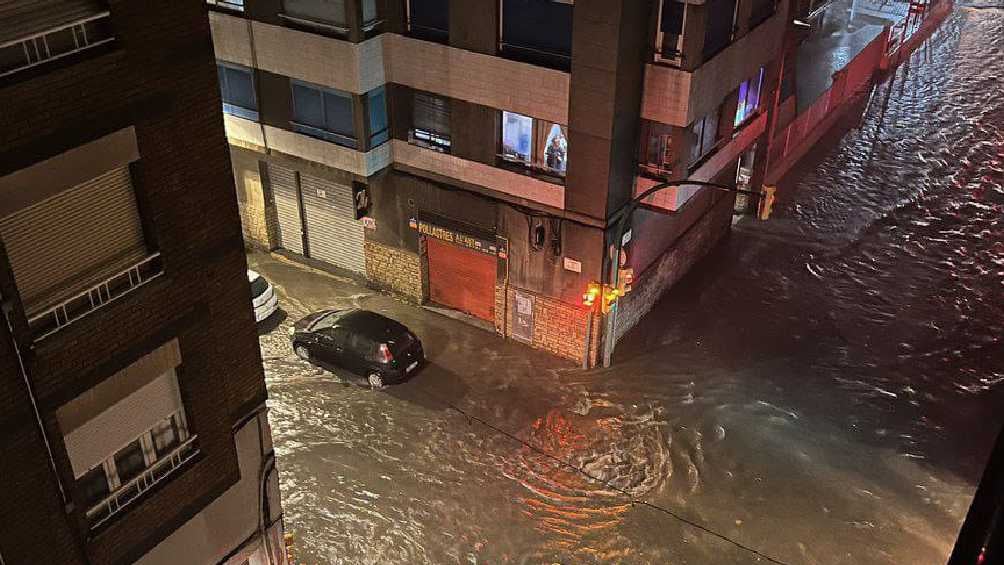 Las calles en Barcelona están inundadas. 