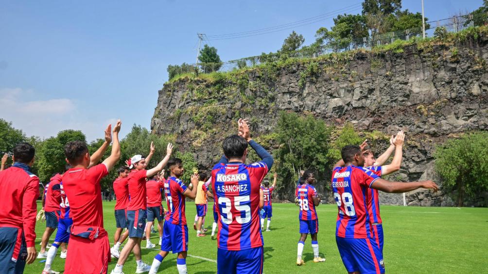 Jugadores de Atlante agradecen a los aficionados presentes