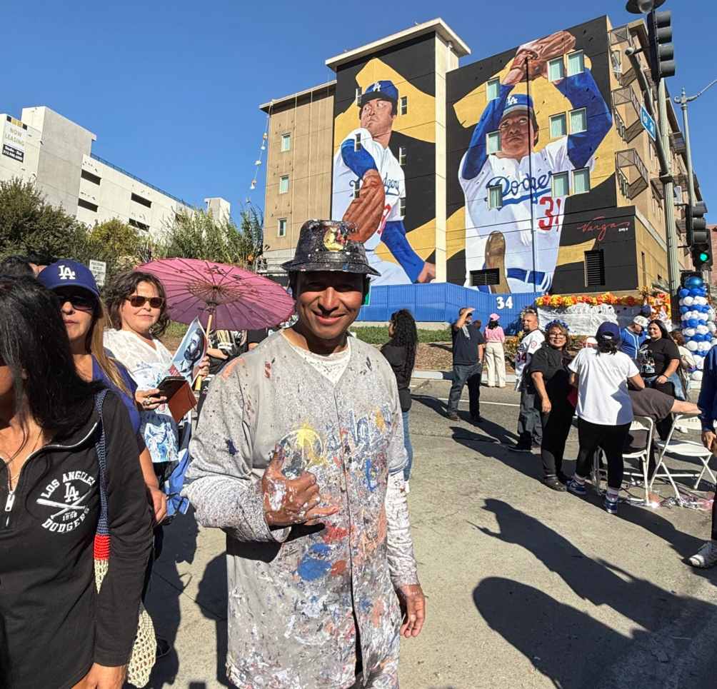 Robert Vargas, artista creador del mural de Fernando Valenzuela