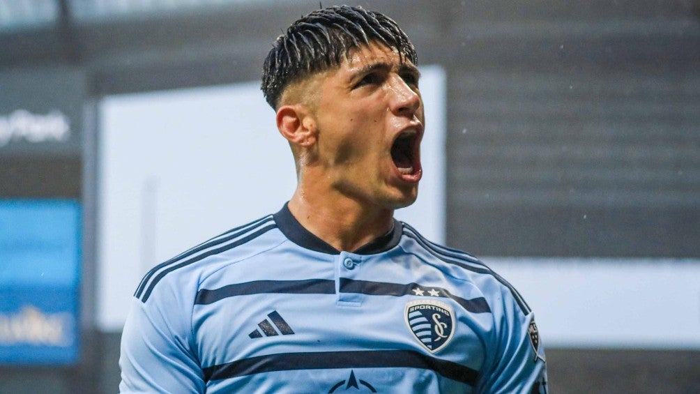 Alan Pulido durante un partido en la MLS