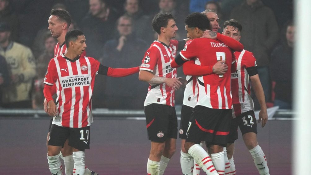 PSV, sin 'Chucky' Lozano, golea 4-0 al Girona en Champions League