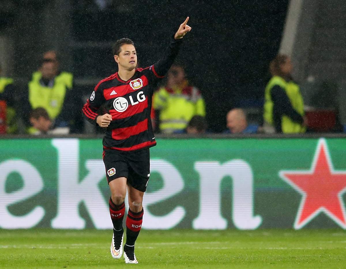 Chicharito jugó con tres clubes diferentes en Champions League 