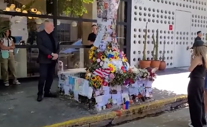 El papá del cantante agradeció a las fans el cariño hacia su hijo.