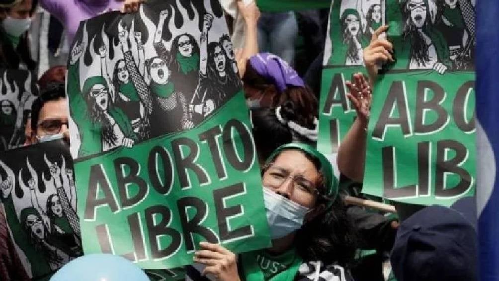 El cambio busca garantizar que mujeres y personas gestantes puedan interrumpir el embarazo sin temor a penalizaciones.