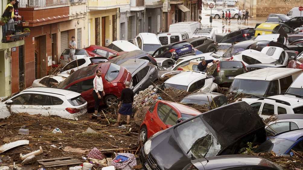 La DANA que afectó principalmente Valencia ha dejado más de 200 muertos y mucho daño material. 