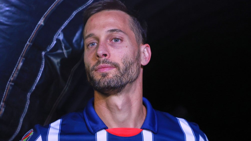 Sergio Canales apoya a damnificados 