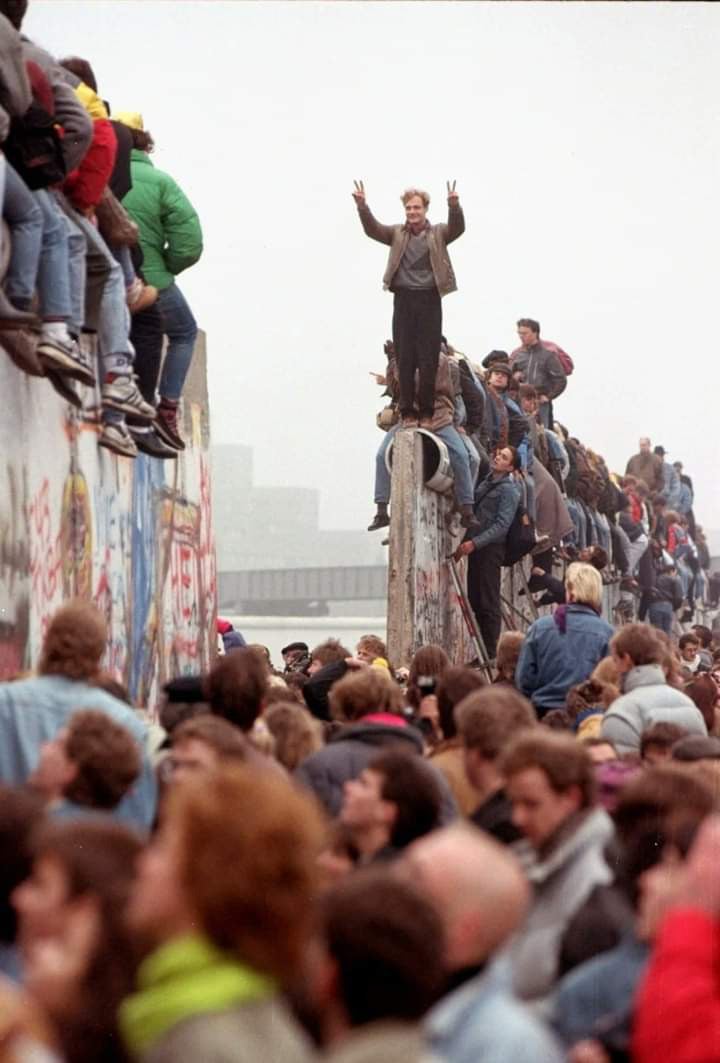 La caída del muro fue un 9 de noviembre de 1989.