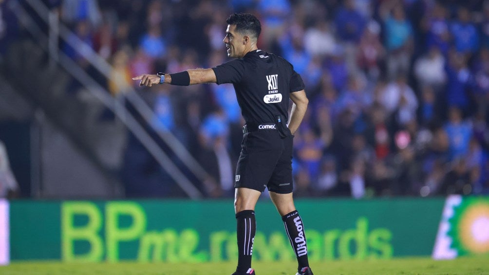 Escobedo señala penal a favor de Tigres