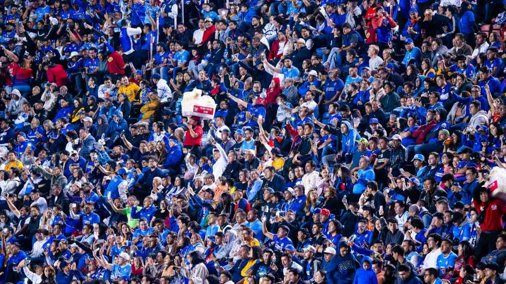 Lover of Cruz Azul in the Ciudad de los Deportes