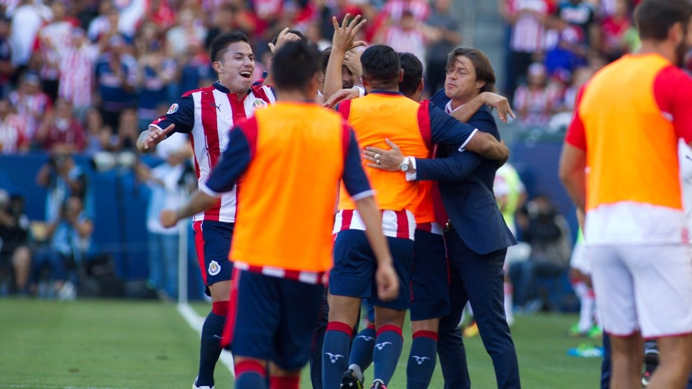 Pineda reveló que Matías Almeyda extraña a las Chivas