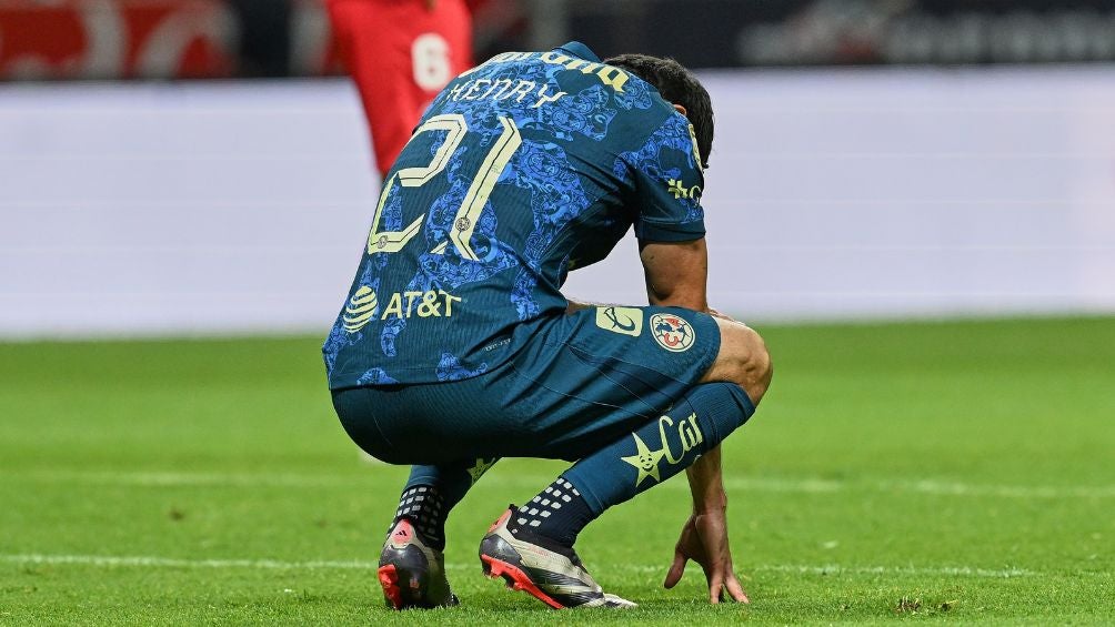 Henry durante el partido ante Toluca