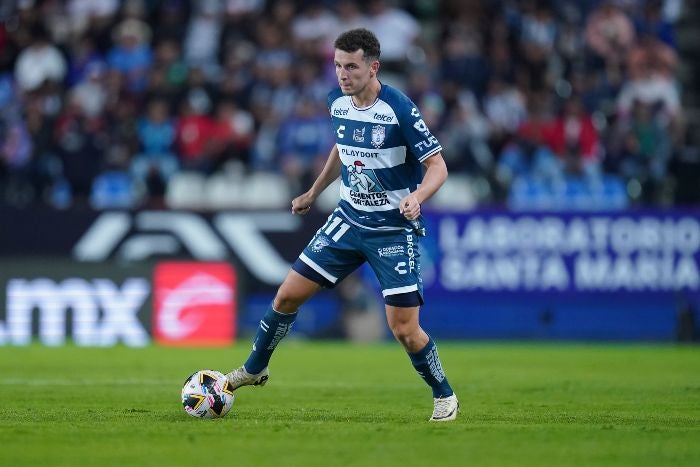 Oussama Idrissi en un partido del Pachuca