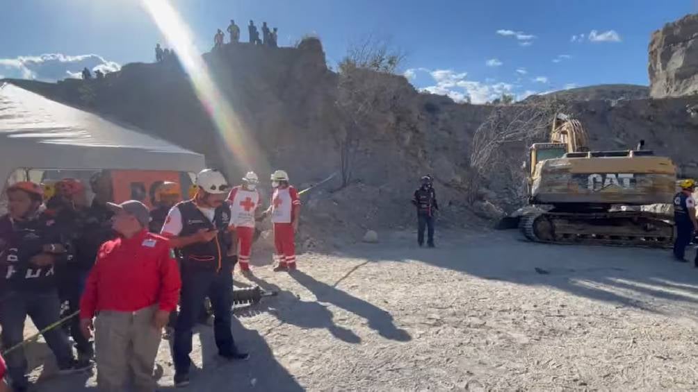 Derrumbe en la mina de Badiraguato, Sinaloa, ha dejado al menos cinco personas atrapadas