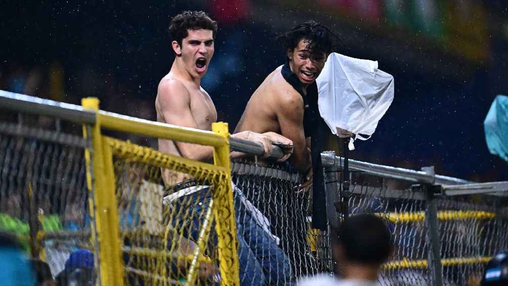 Lainez se encaró con los aficionados