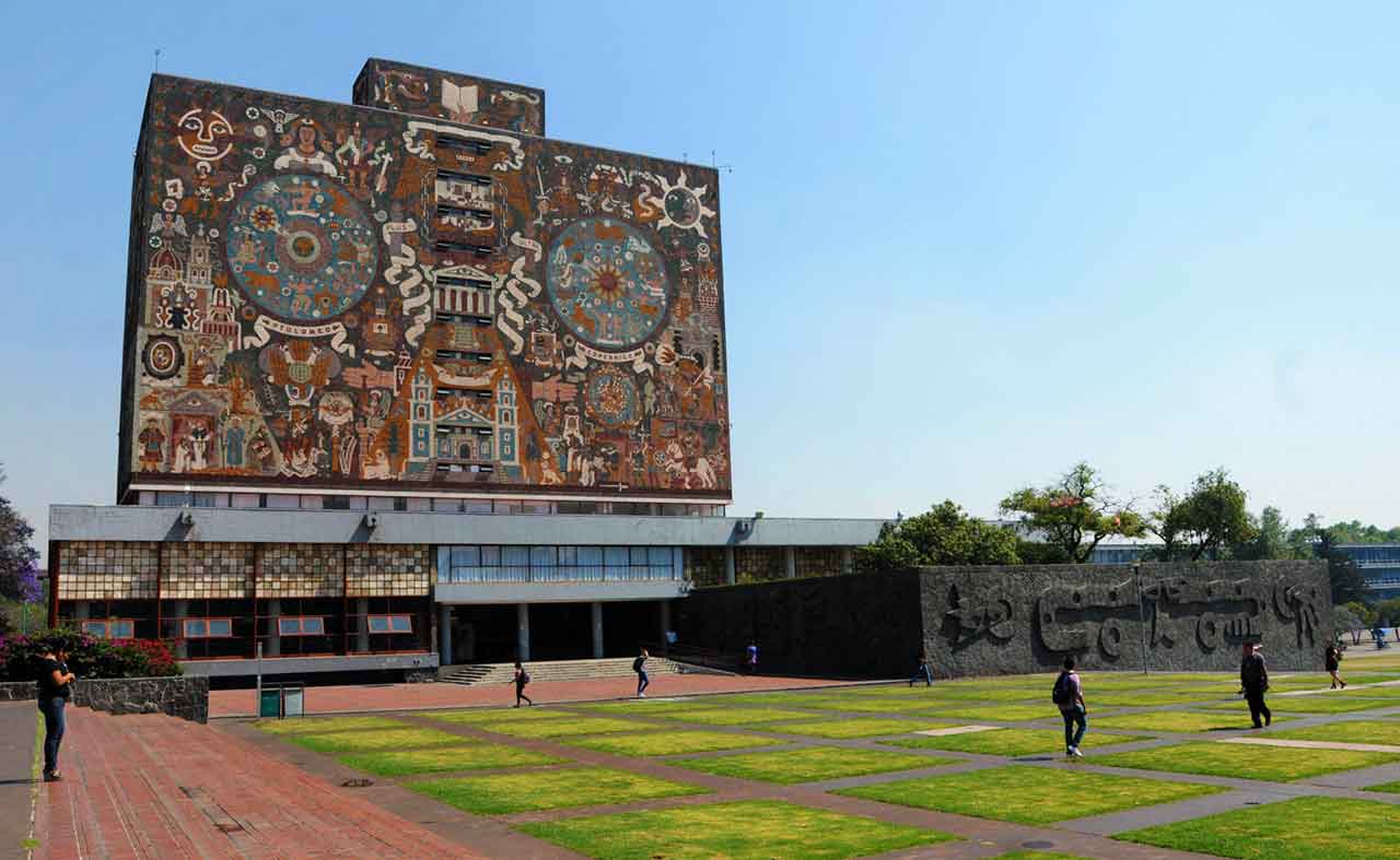 Explanada de la casa de estudios, UNAM