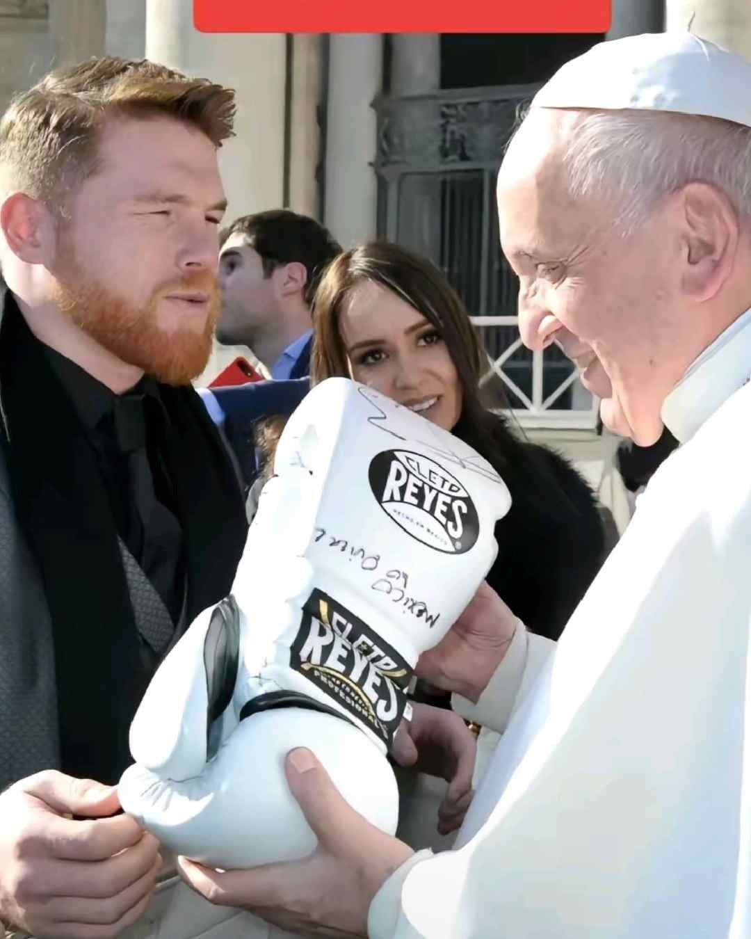 Canelo con el Papa Francisco