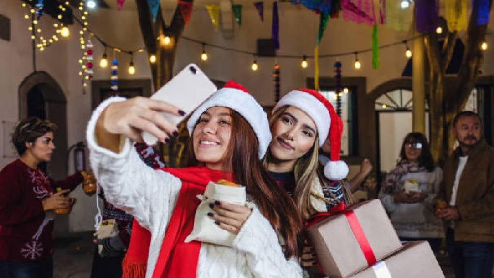 Las posadas incluyen comida típica y cantos. 