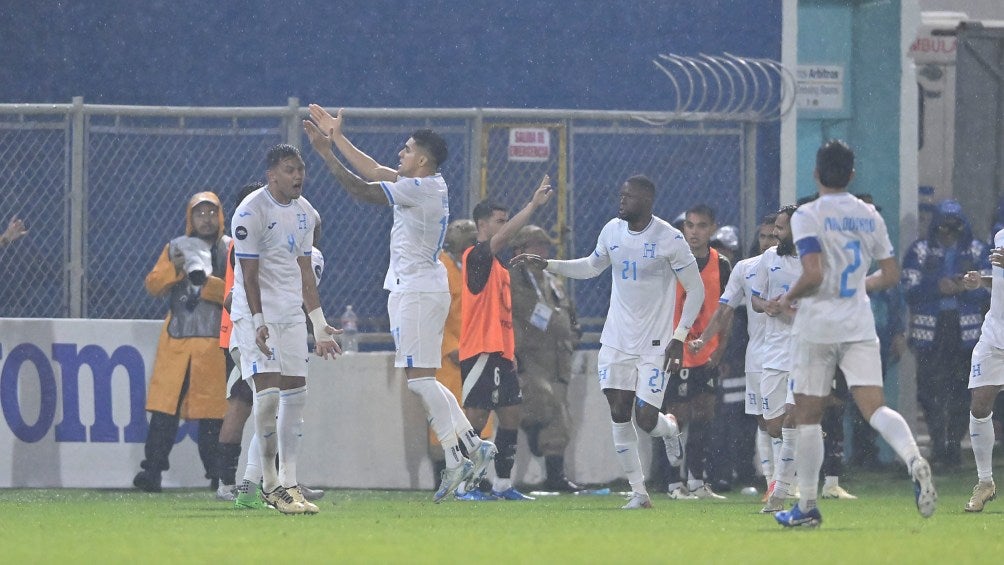 Honduras ganó 2-0 en la Ida