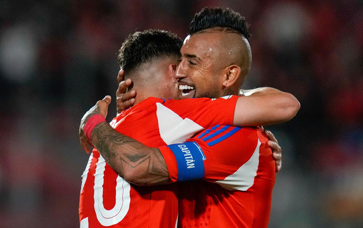 Cepeda se abrza con Arturo Vidal