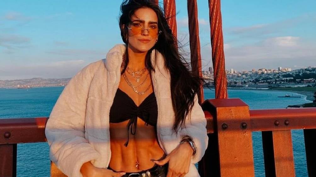 Barbara de Regil es una actriz mexicana por su trabajo en telenovelas y su presencia en redes sociales. 