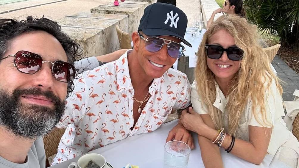 Los rumores de un posible reencuentro entre Benny Ibarra, Erik Rubín y Paulina Rubio se intensificaron tras la publicación de una fotografía de los tres en Miami.