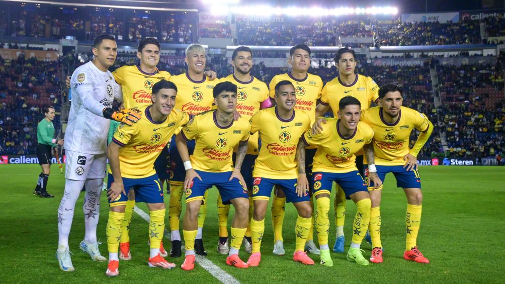 André Jardine con equipo completo vs Tijuana