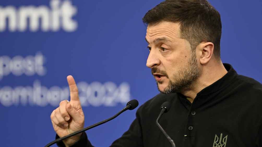 Volodímir Zelenskyy calificó a Rusia como su "loco vecino". 